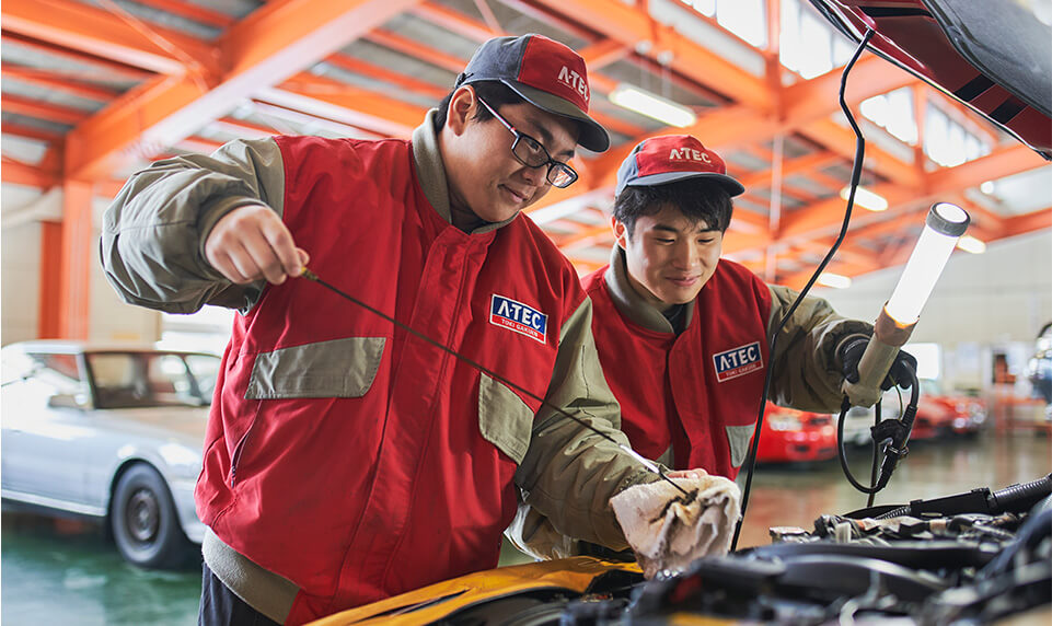 写真:整備士資格取得のほか高度専門士を取得