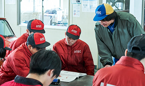 写真:整備士資格取得のほか高度専門士を取得