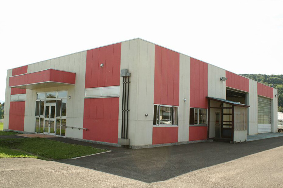 写真:ボデーリペア棟